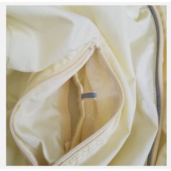 Nike Windbreaker Jacket WMNS S Yellow Full Zip, Reflective Sleeves, Lightweight - Picture 13 of 13